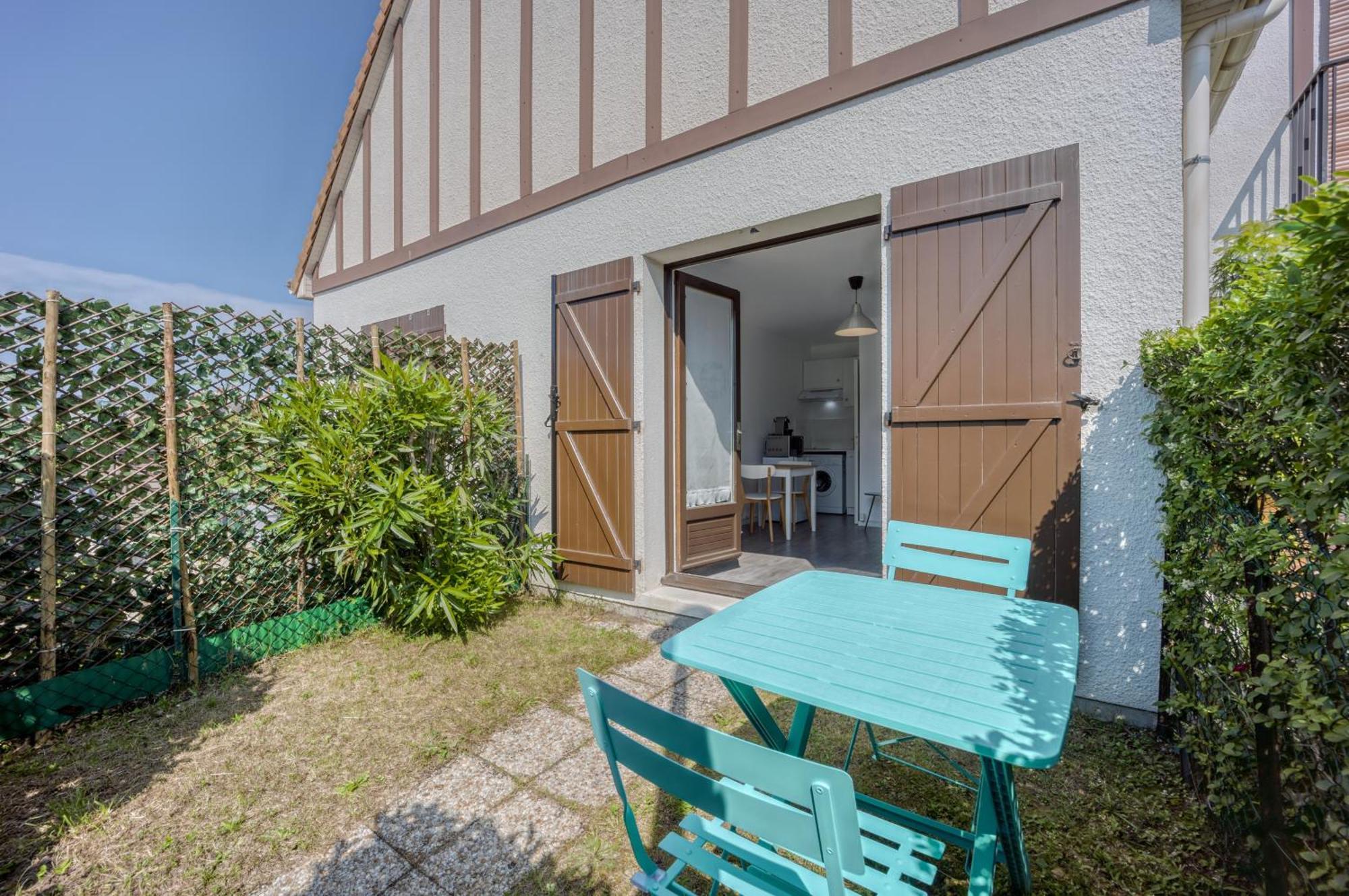 Le Petit Normand - Studio Avec Jardin A 500 M De La Plage Courseulles-sur-Mer Εξωτερικό φωτογραφία